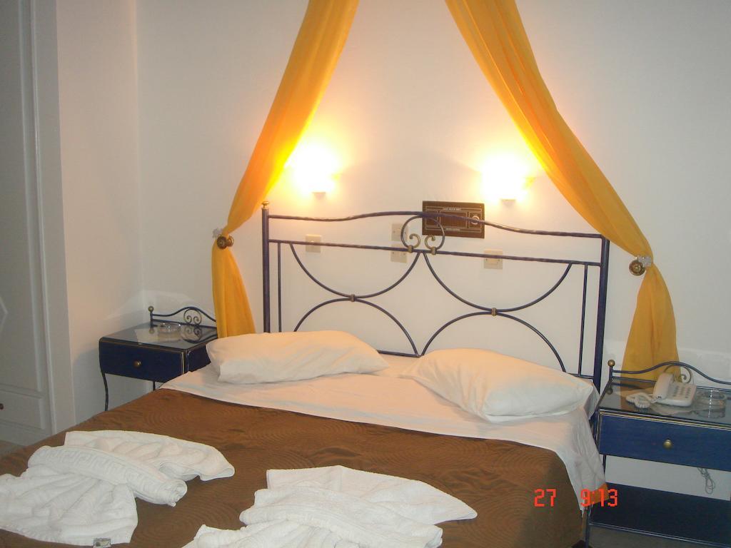 Blue Sky Hotel Fira  Ruang foto